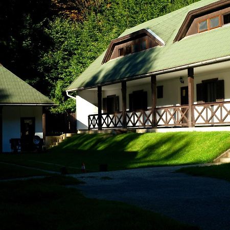 Rejteki Kutatohaz Hostel Bukkszentkereszt Exterior foto